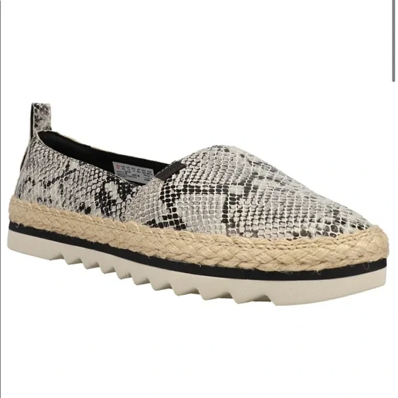 Timberland Women’s Barcelona Bay Snake Slip On Flats - Picture 1 of 5